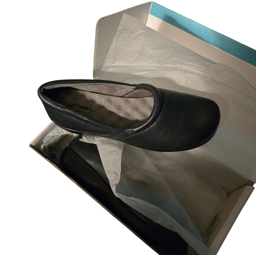 Software shoes NWT - image 2